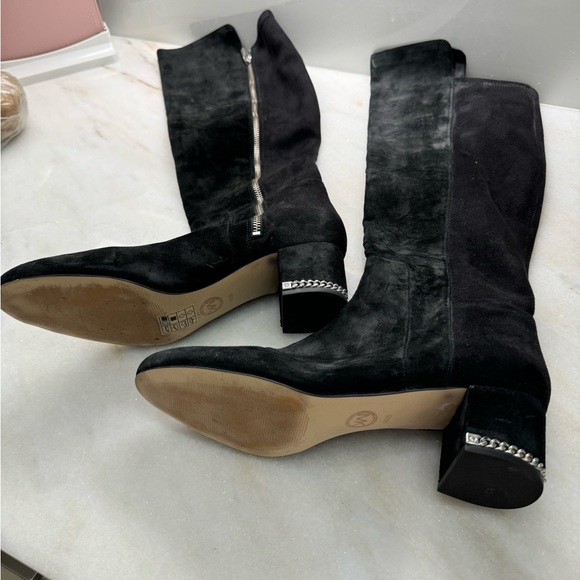 Micheal kors boots 2 inch heel - Picture 5 of 7